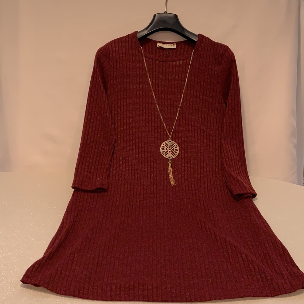 NWT Forever Rose Centure Burgundy Dress